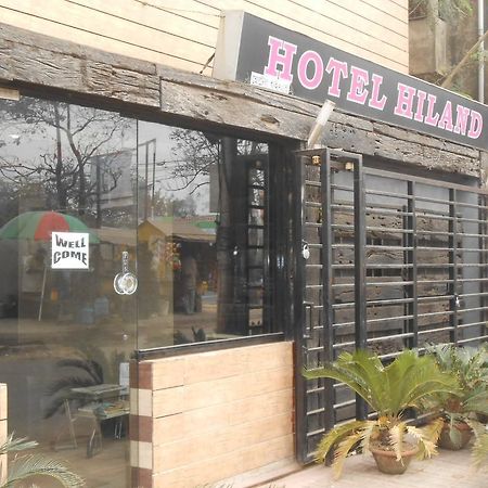 Hiland Inn Kolkata Bagian luar foto