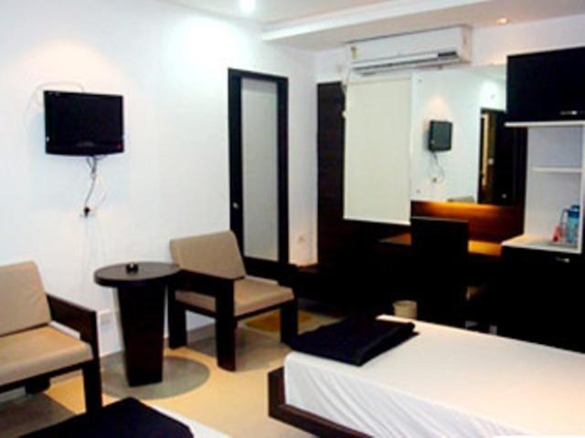 Hiland Inn Kolkata Bagian luar foto