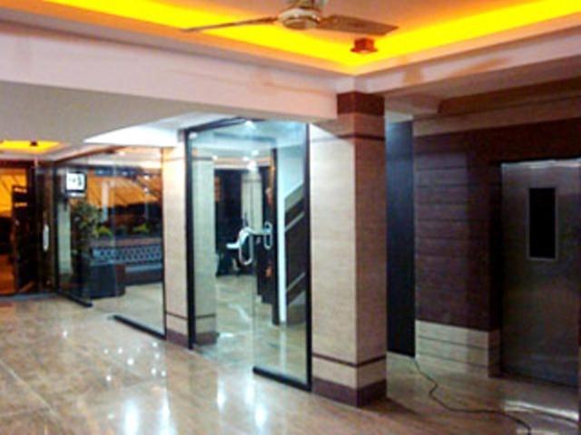 Hiland Inn Kolkata Bagian luar foto
