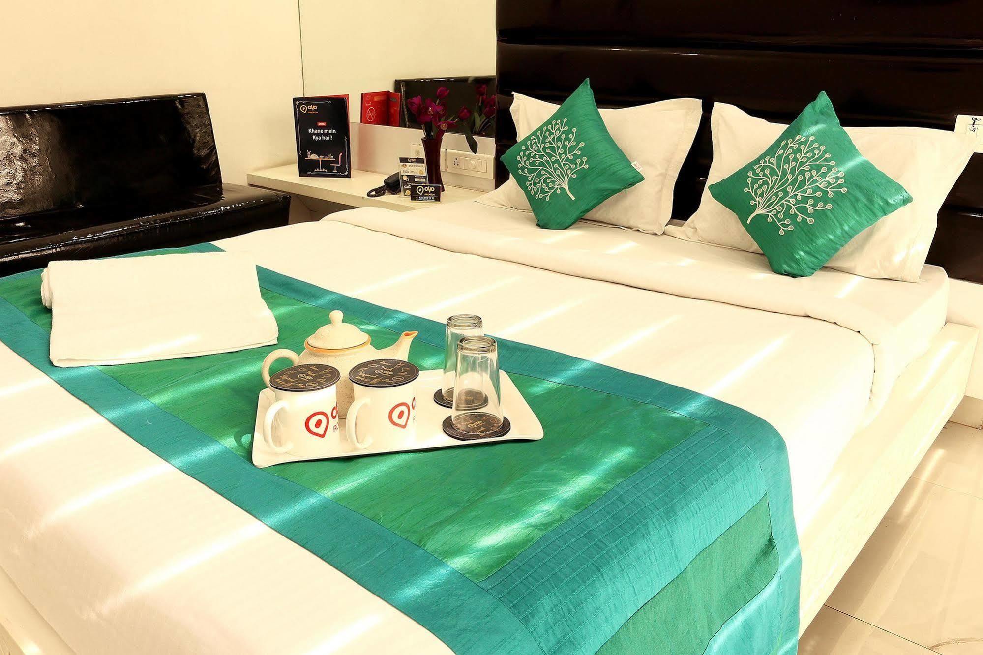 Hiland Inn Kolkata Bagian luar foto