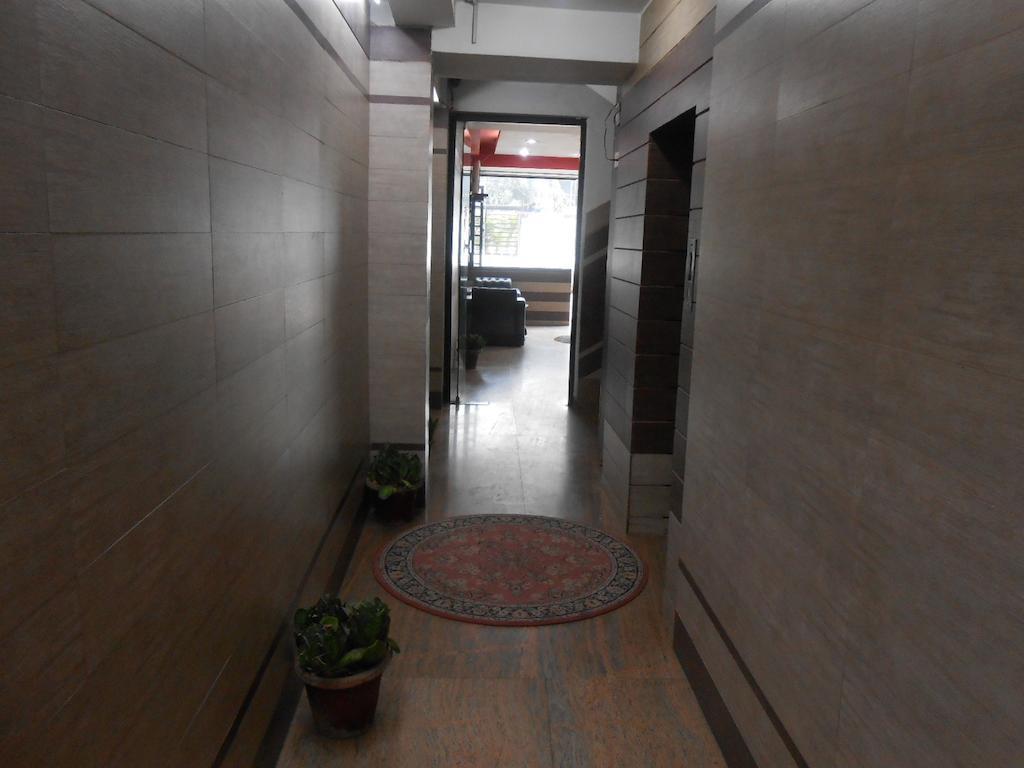 Hiland Inn Kolkata Bagian luar foto