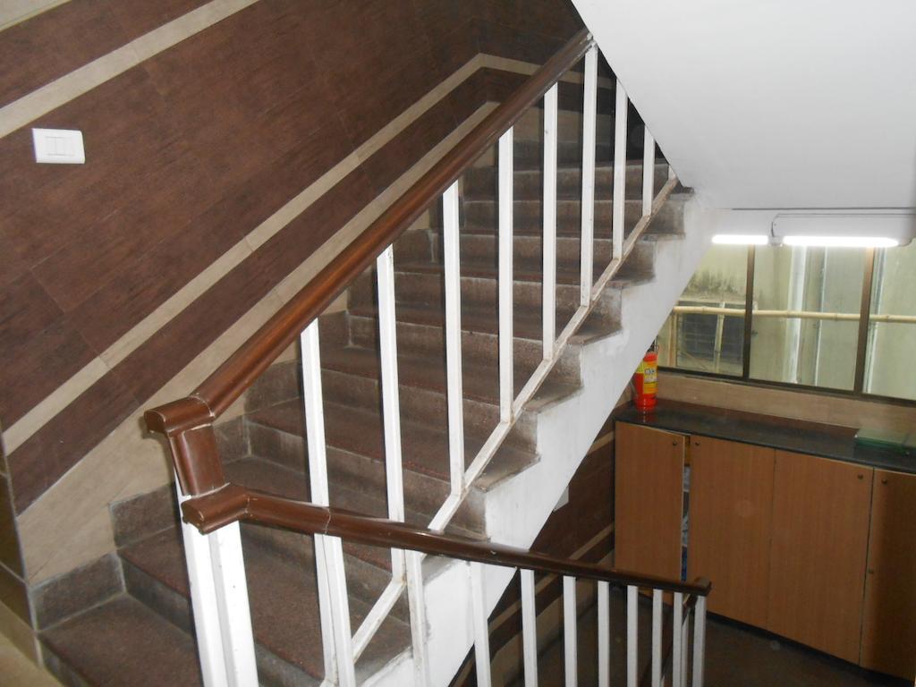 Hiland Inn Kolkata Bagian luar foto