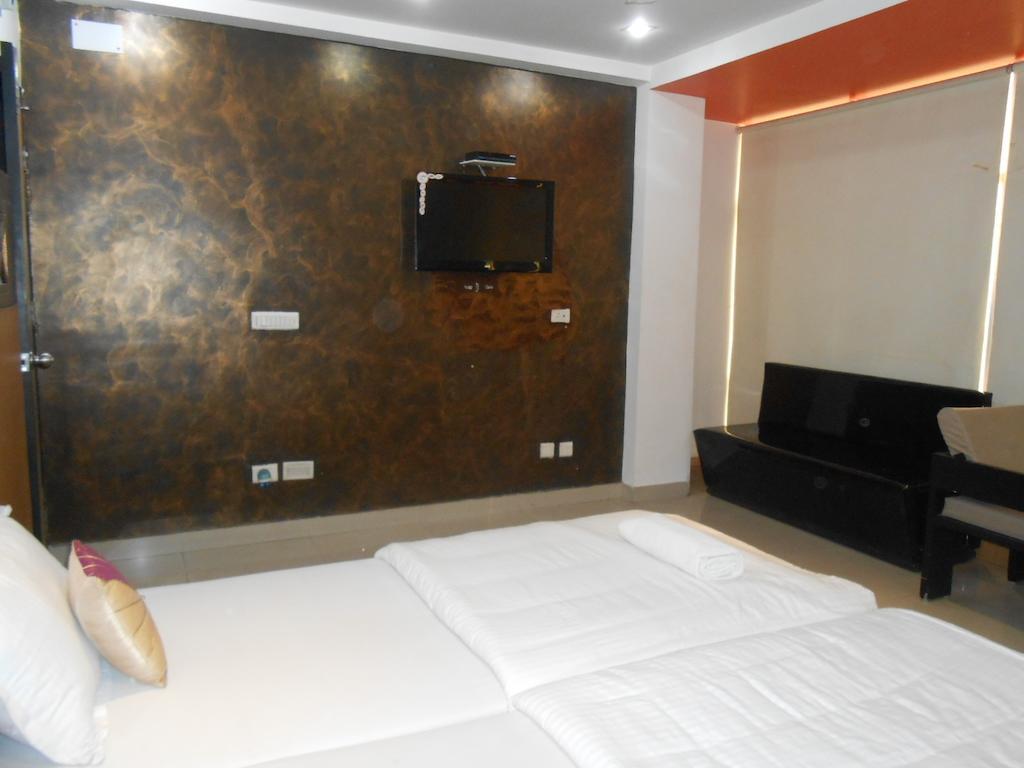 Hiland Inn Kolkata Bagian luar foto